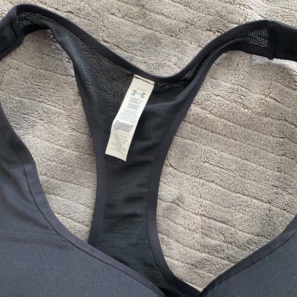 UnderArmor Bra size 38D racer back in black - Picture 3 of 4